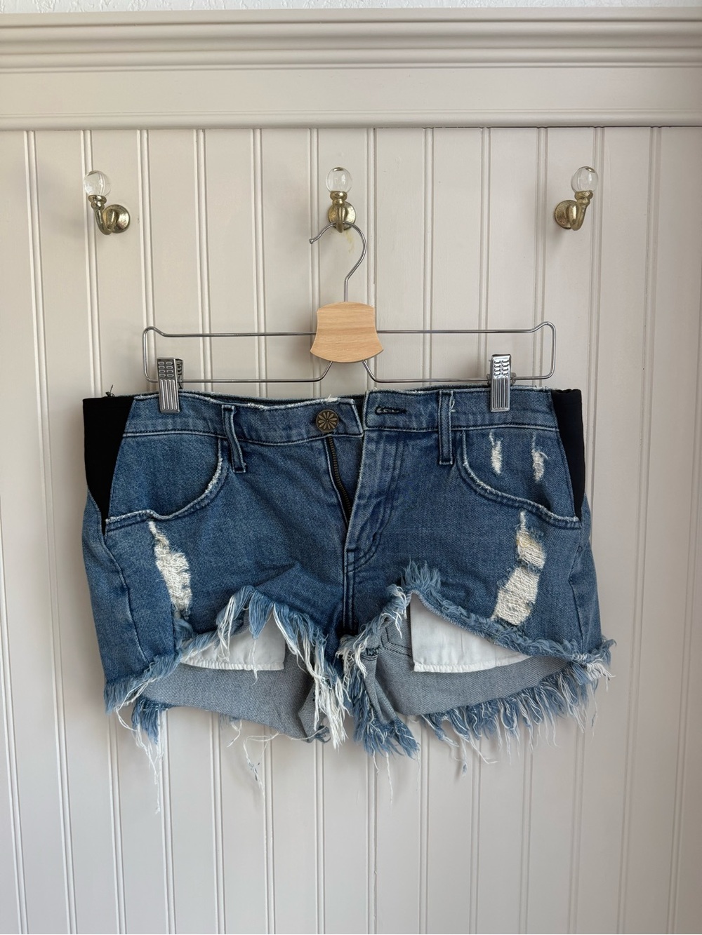 Show Me Your Mumu - Maternity Jean Shorts - Size 27